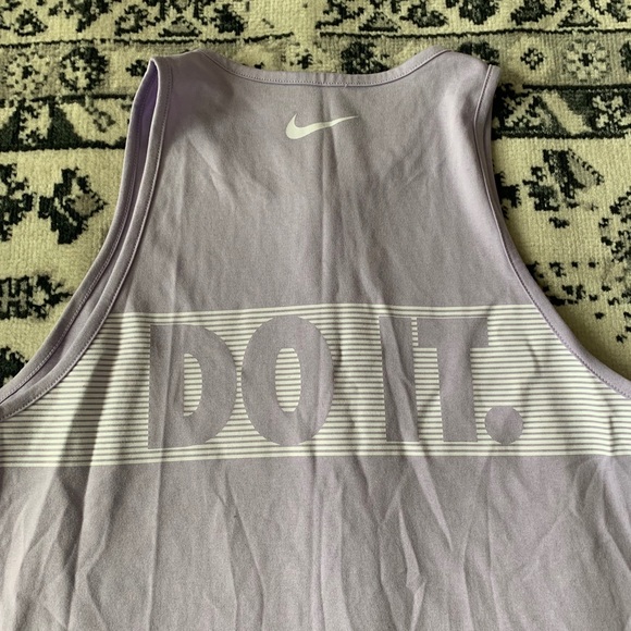 LIGHT PURPLE NIKE WORK OUT TANK - Picture 5 of 5
